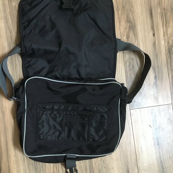 KENNETH COLE REACTION Briefcase Messenger Bag Laptop Nylon Crossbody Business - Picture 5 of 8